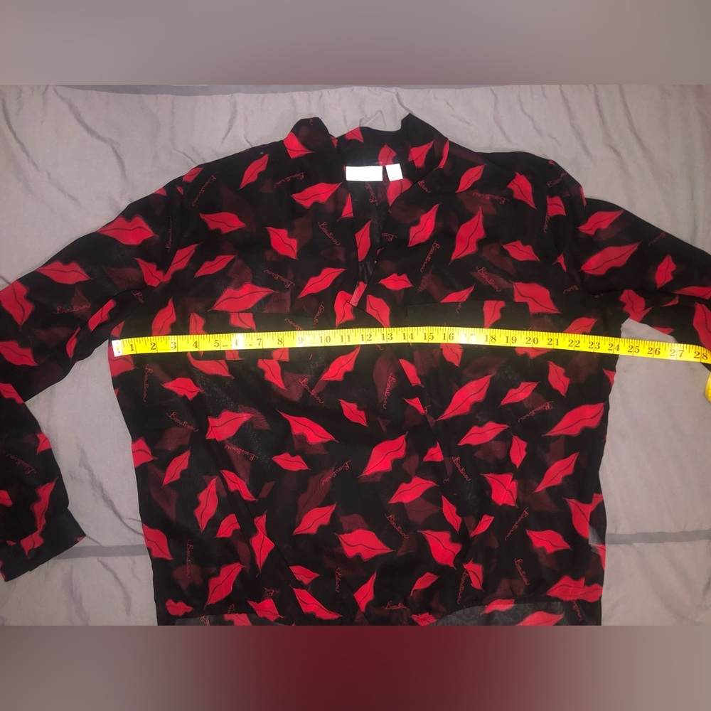 Bisou Bisou Black Red Sheer Lip Print Blouse XL - Picture 8 of 11
